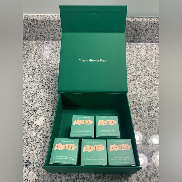 La Mer Creme de la Mer Moisurizing Cream Gift Set. - Picture 2 of 8